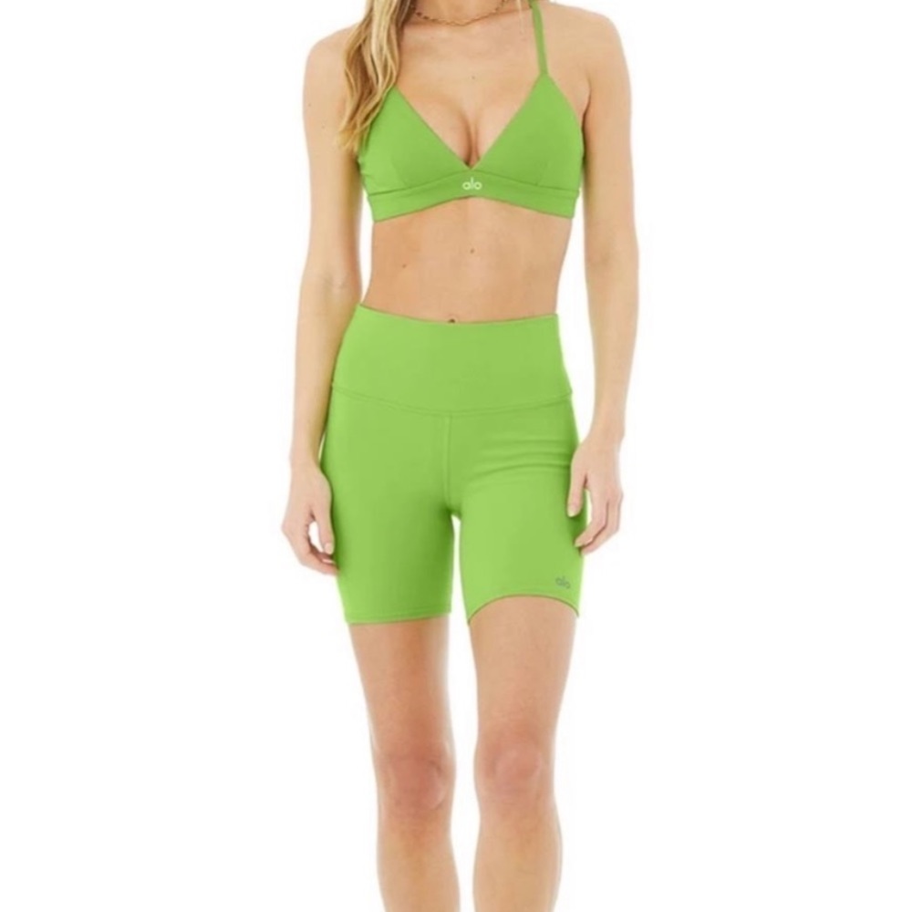 Alo Green Apple 7” High Waisted Biker Shorts